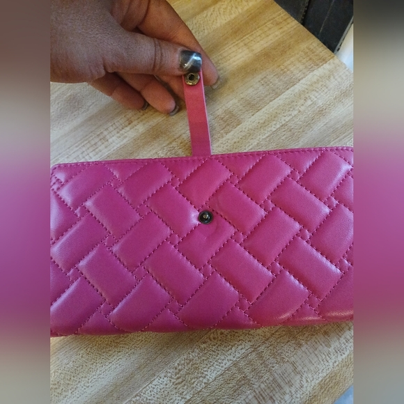 Kurt Geiger NWT/NIB Barbie Pink Long Snap Quilted Wallet - Picture 7 of 7